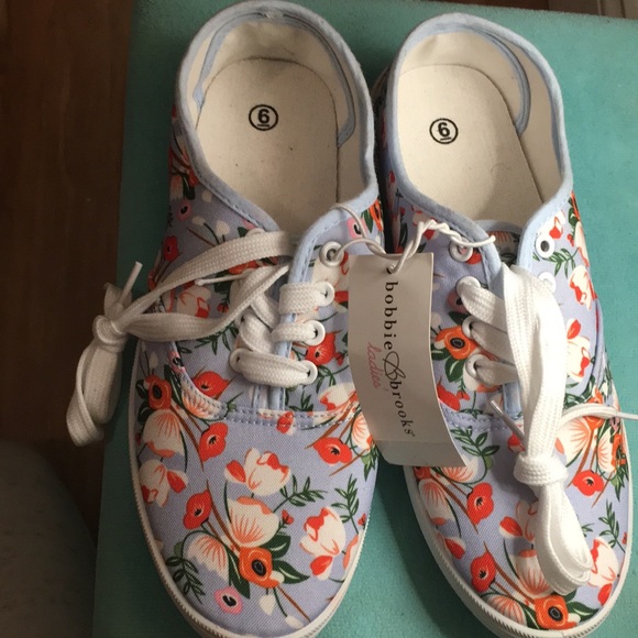 bobbie and brooks shoes